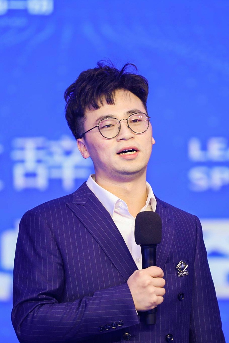 領(lǐng)導(dǎo)致辭-黃宇