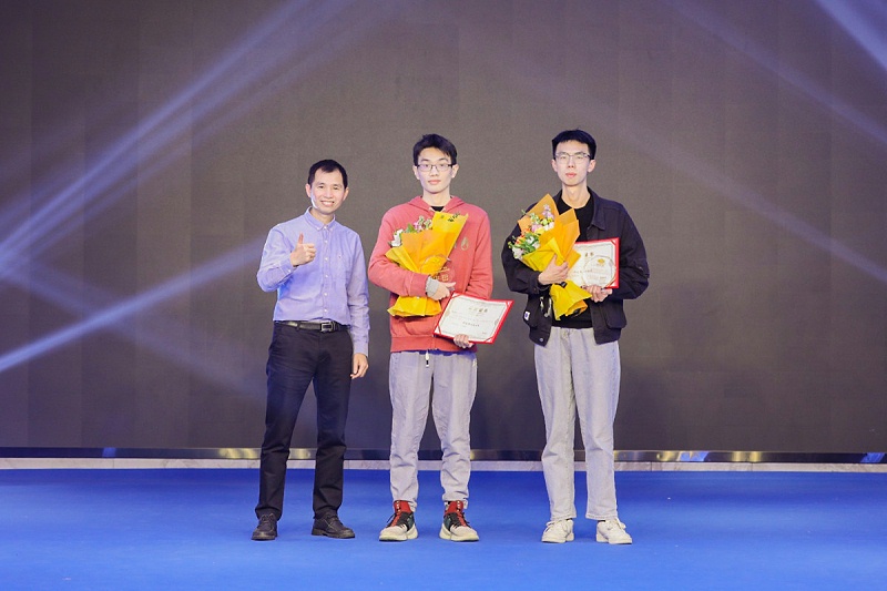 研發(fā)項(xiàng)目特別貢獻(xiàn)獎(jiǎng)