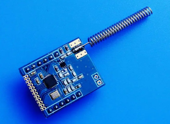 2.4G無(wú)線(xiàn)數(shù)傳模塊